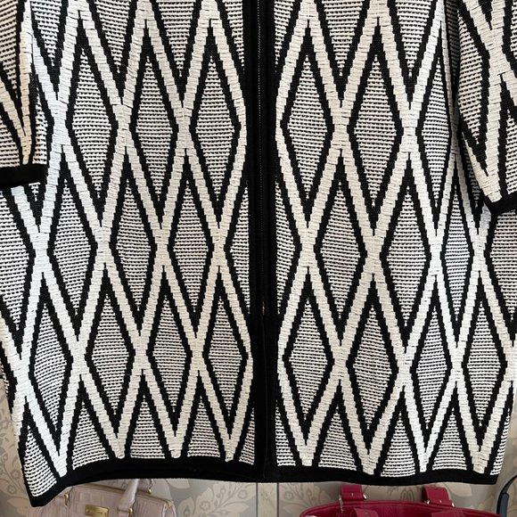 ST. JOHN Black Label Zip Front 3/4 Sleeve Jacket Style#K61G0K1 - Picture 3 of 11